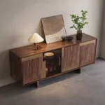 طاولة بوفيه بتصميم خشبي زجاجي مميز - Image 6