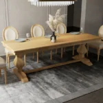 طاولة طعام بتصميم جبلي مودرن مع كراسي