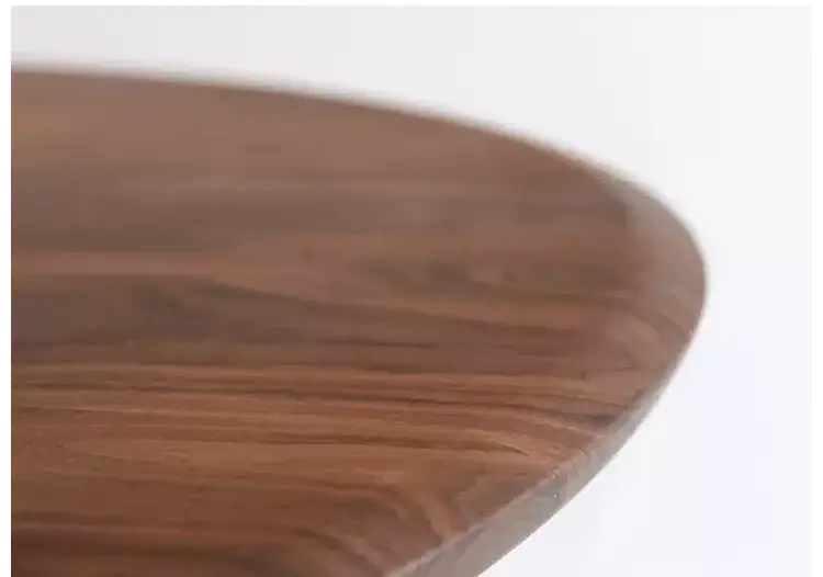 طاولة طعام دائرية مع كراسي
