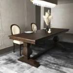طاولة طعام بتصميم جبلي مودرن مع كراسي